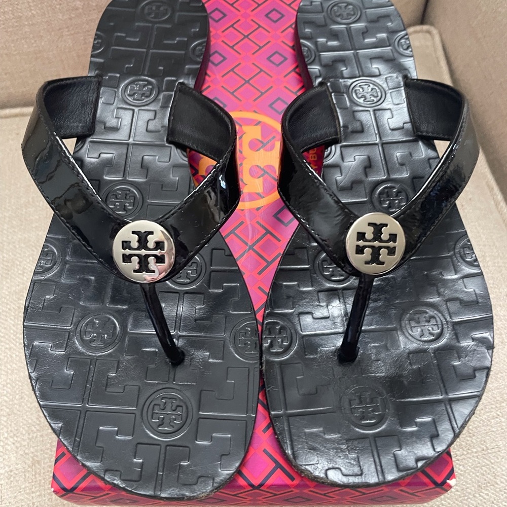 Tory Burch Black Patent Thong Sandals